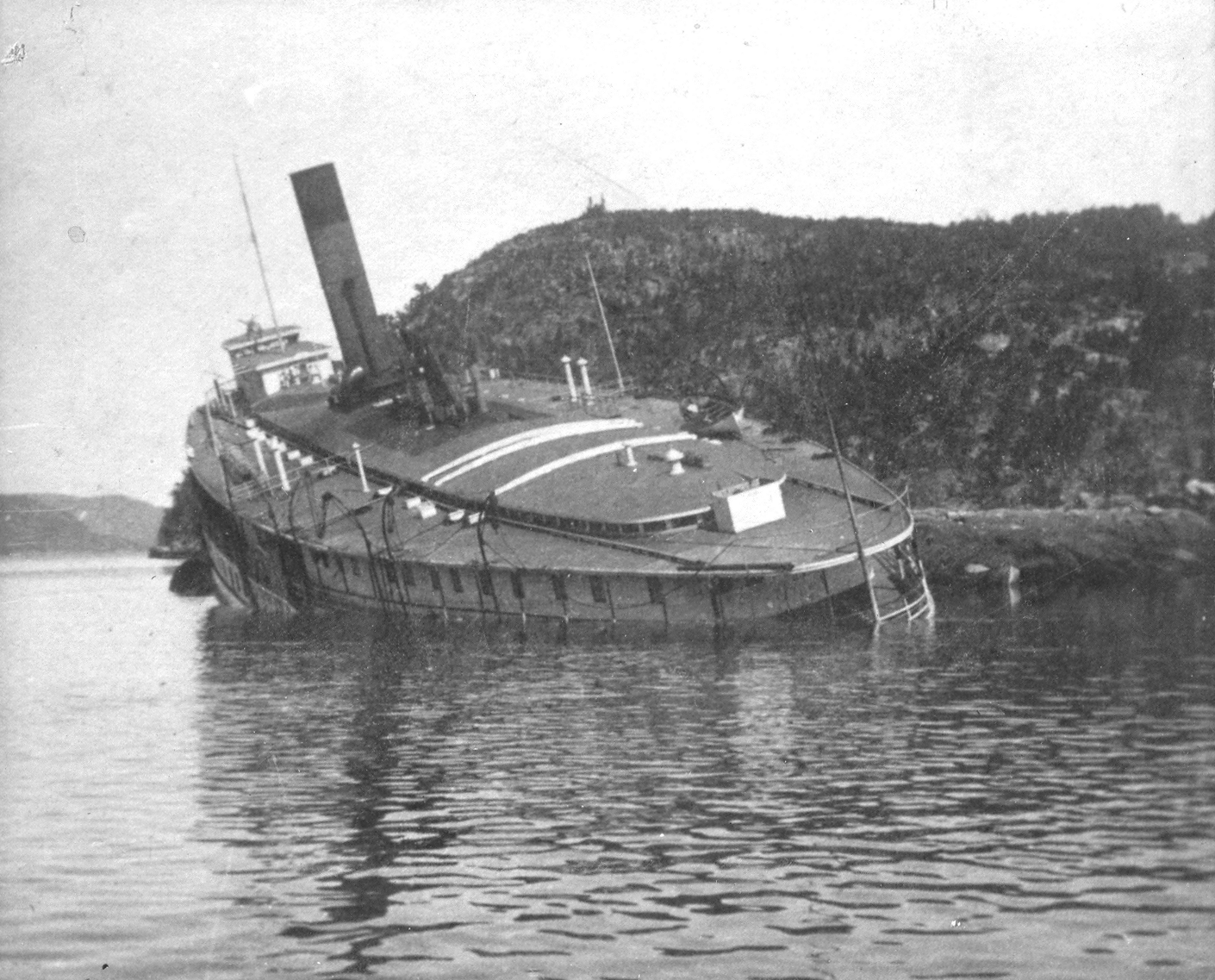 SHS-P002-S07-SS3-P00800 Naufrage du bateau Carolina